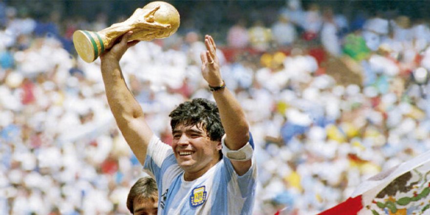 Efsaneyê futbolî Maradona merd