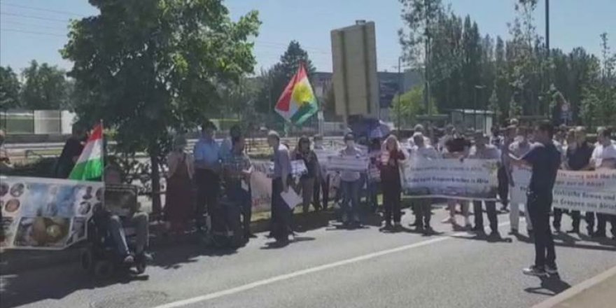 Li pêş baregeha NATOyê ‘binpêkirinên Tirkiyê’ hatin prostestokirin