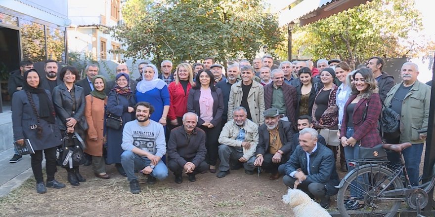 Nivîskarên Kurd: Divê her maleke Kurdan bibe dibistaneke Kurdî