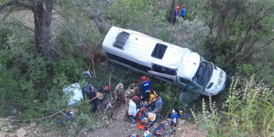 Dêrsim de mînîbuse qeza kerd: 19 kesî birîndar bîyî