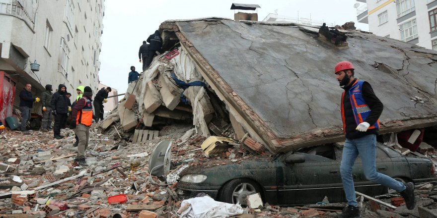 Li Amedê koçberiya xelkê dest pê kir; Kesên di avahiyên kevin de dijîn koç dikin