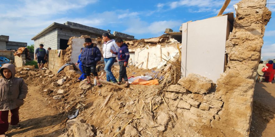 Li Kerkûkê ji ber barîna baraneke xurt dayik û kurekî canê xwe ji dest dan