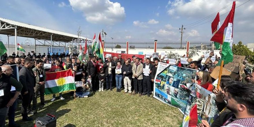 Hewlêr: Li dijî kuştina 4 Kurdan li Efrînê xwepêşandanek li ber Neteweyên Yekbûyî hate kirin