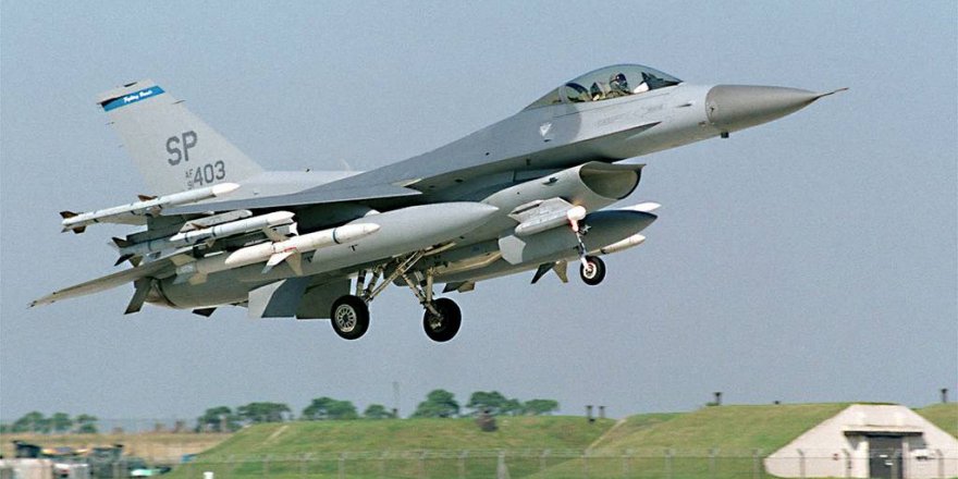 Reuters: Amerîka firokeyên F-16 dide Kîevê