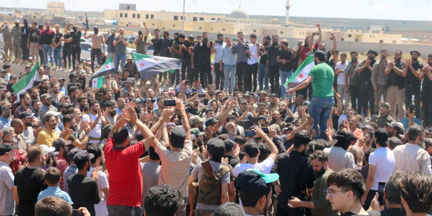 Li Efrînê nerazîbûnên li dijî êrîşên li ser penaberên li Tirkiyeyê didomin