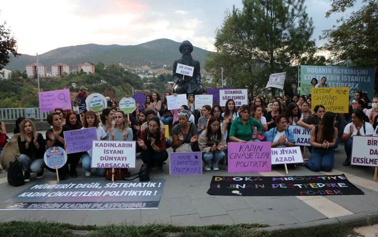 Li Amed û Dêrsimê xelk li dijî kuştina jinan meşiya: 'Hêrsa me mezin dibe!'