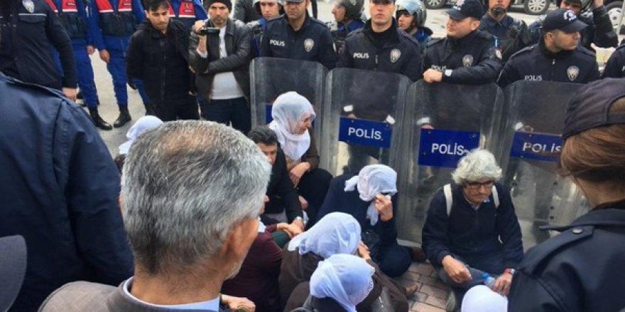 Li Gebzeyê polêsan cardin êrîşî dayîkan kir